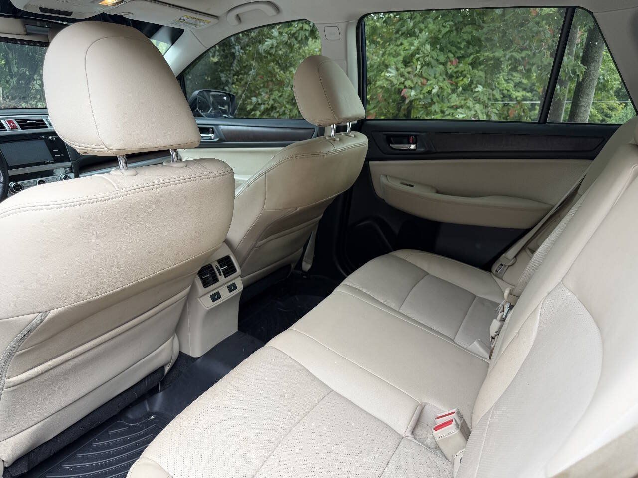 Used 2015 Subaru Outback 2.5i Limited AWD/4WD image 6