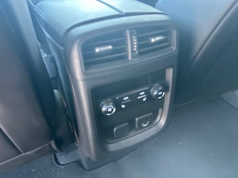 Used 2019 Buick Envision Essence AWD/4WD image 25