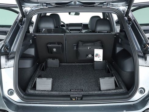 New 2026 Volkswagen Tiguan SE R-Line image 68