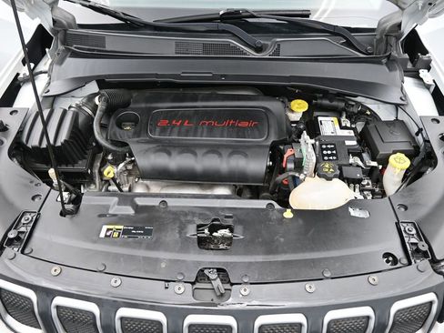 Used 2022 Jeep Compass Latitude image 15