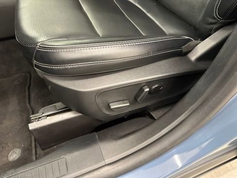 Certified 2025 Ford Escape Platinum image 31