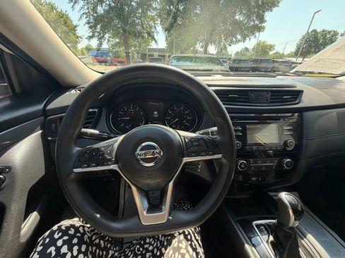 Used 2017 Nissan Rogue S FWD image 22