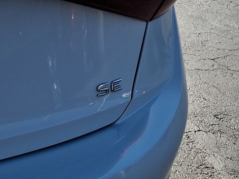 Used 2025 Volkswagen Jetta SE w/ Sunroof Package FWD image 31