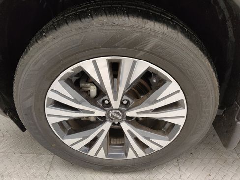 Used 2023 Nissan Rogue SV image 31