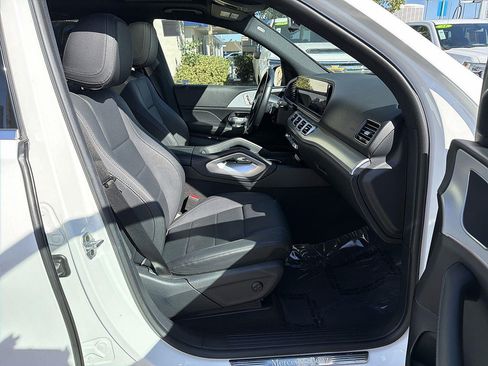 Used 2024 Mercedes-Benz GLE 450e 4MATIC image 28