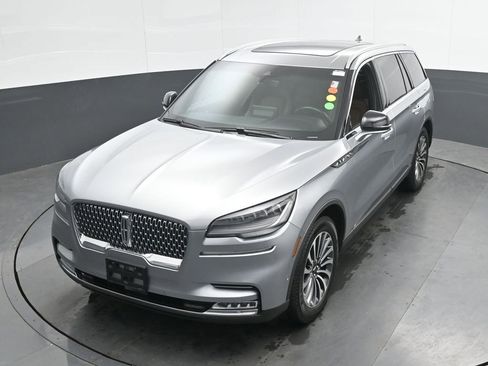 Used 2021 Lincoln Aviator Reserve w/ Elements Package Plus AWD/4WD image 16