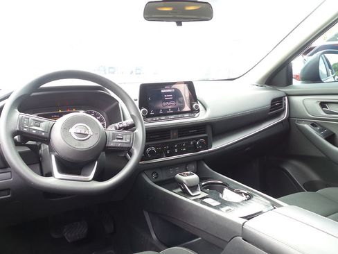 Used 2024 Nissan Rogue S FWD image 23