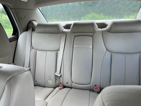 Used 2006 Cadillac DTS w/ Trunk Convenience Package FWD image 18