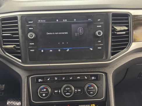 Used 2021 Volkswagen Atlas SE image 21