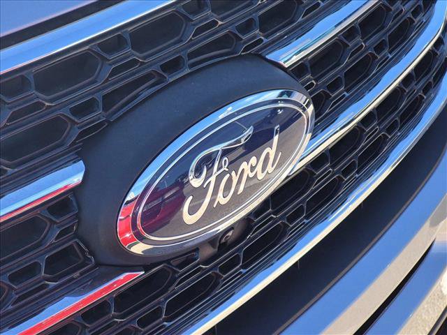 Used 2023 Ford Explorer XLT w/ Equipment Group 202A AWD/4WD image 13