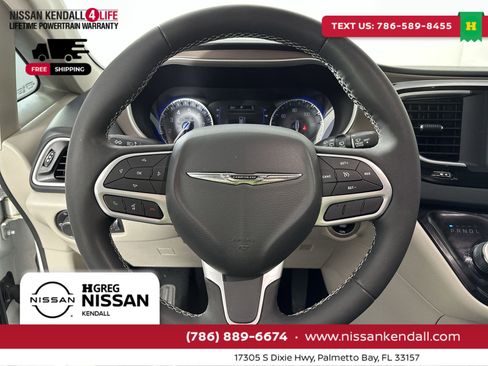 Used 2023 Chrysler Voyager LX image 18