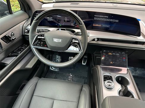 New 2026 Cadillac Vistiq Sport image 18