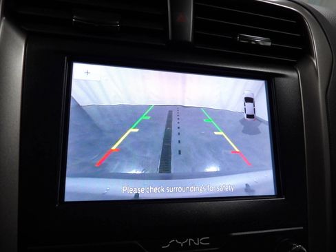 Used 2020 Ford Fusion SE FWD image 17
