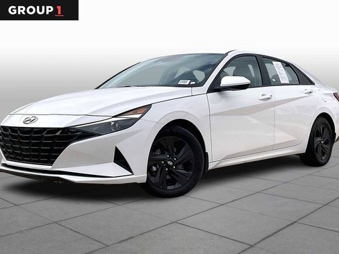 Used 2023 Hyundai Elantra Blue image 1