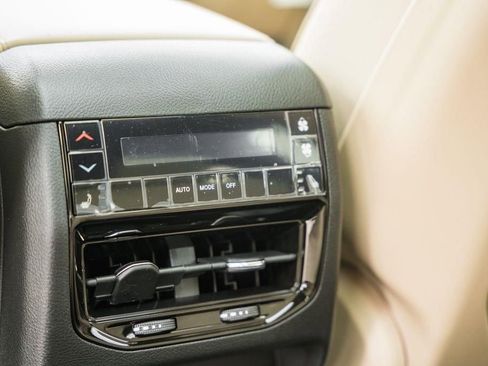 New 2025 Jeep Grand Cherokee L Limited w/ Luxury Tech Group II image 36