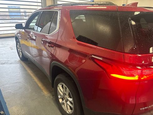 Used 2020 Chevrolet Traverse LT FWD image 7
