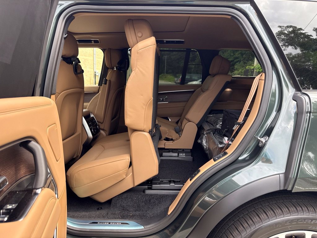 New 2027 Land Rover Range Rover Long Wheelbase SE AWD/4WD image 14