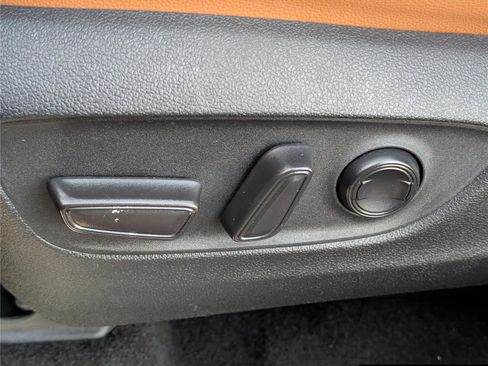 Used 2022 Toyota Highlander Platinum image 24