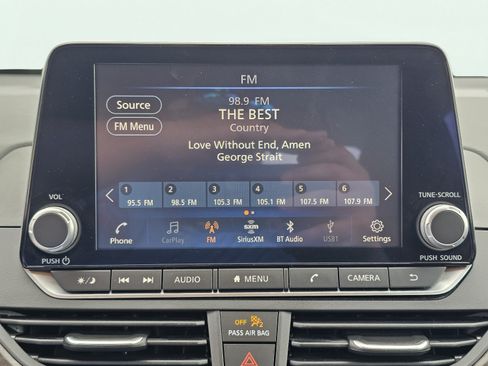 Used 2025 Nissan Altima 2.5 SV FWD image 25