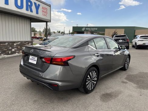 Used 2024 Nissan Altima 2.5 SV image 11