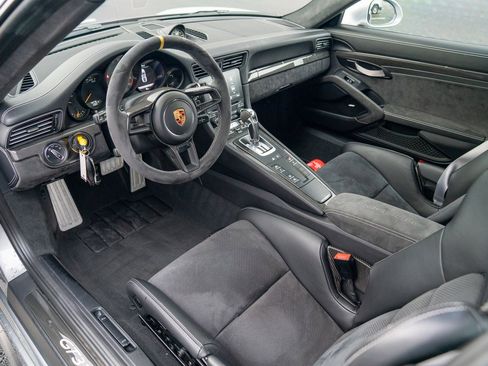 Used 2019 Porsche 911 GT3 RS image 4