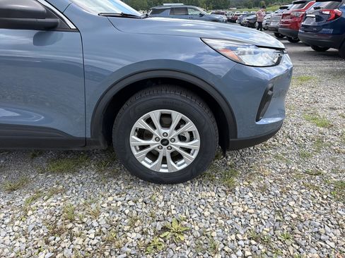 Used 2024 Ford Escape Active AWD/4WD image 2
