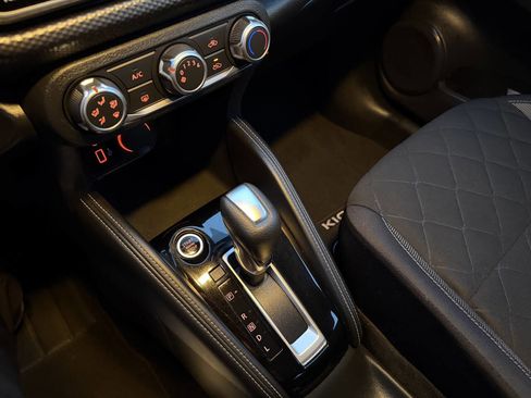 Used 2018 Nissan Kicks S image 27