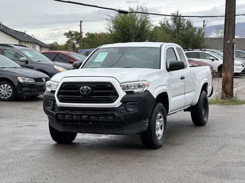 Used 2019 Toyota Tacoma SR image 9