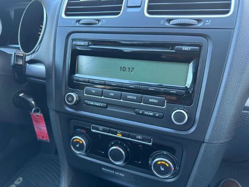 Used 2011 Volkswagen Golf 4-Door image 37