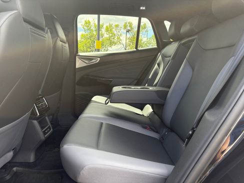 Used 2023 Volkswagen ID.4 Pro S AWD/4WD image 17