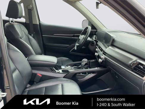 Certified 2025 Kia Telluride S image 11