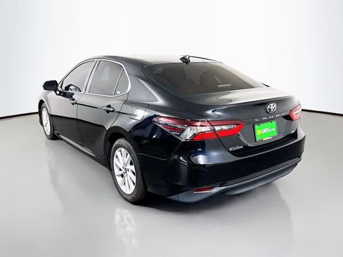 Used 2021 Toyota Camry LE image 7