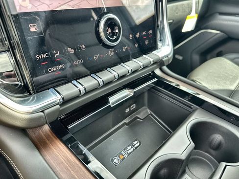 New 2026 GMC Yukon XL Denali w/ Denali Reserve Package AWD/4WD image 27