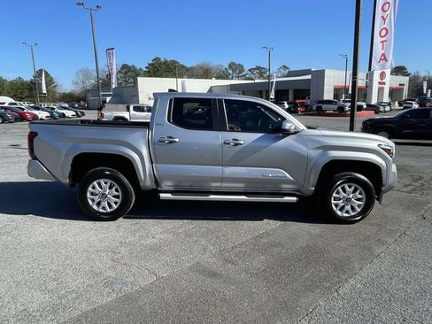 Used 2024 Toyota Tacoma SR5 image 2