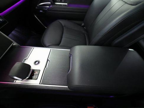 Used 2024 Land Rover Range Rover SE image 40