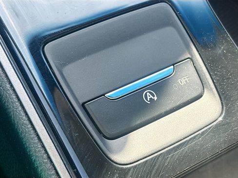 Used 2020 Ford Edge SE image 28