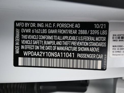 Used 2022 Porsche Taycan image 8