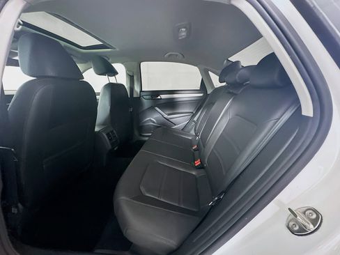 Used 2021 Volkswagen Passat 2.0T SE image 27