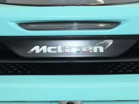 Used 2022 McLaren GT RWD image 24
