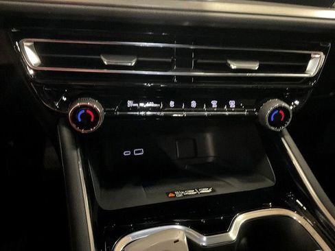 New 2026 Chevrolet Traverse LT w/ Midnight/Sport Edition image 21