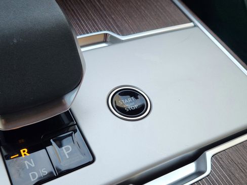 New 2026 Land Rover Range Rover Long Wheelbase Autobiography image 15