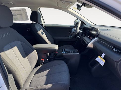 New 2025 Hyundai Ioniq 5 SE image 15