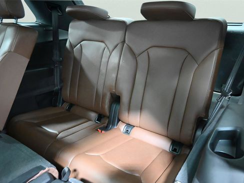 Used 2017 Audi Q7 3.0T Prestige w/ Prestige Package image 16