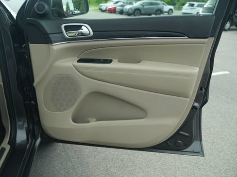 Used 2020 Jeep Grand Cherokee Limited RWD image 22