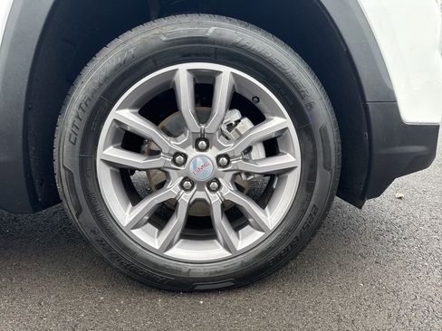 Used 2024 GMC Terrain SLT image 9