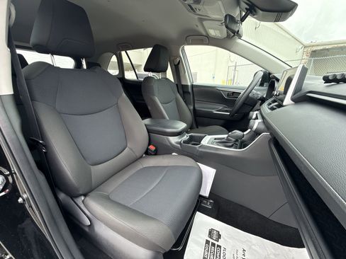 Certified 2025 Toyota RAV4 LE FWD image 25