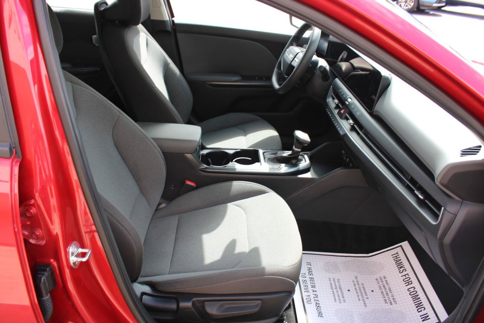 Used 2025 Kia K4 FWD image 25