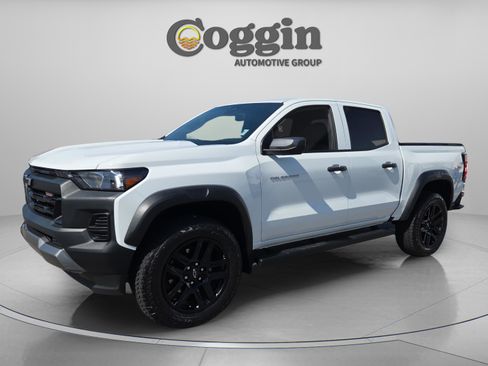 Used 2025 Chevrolet Colorado Trail Boss AWD/4WD image 1