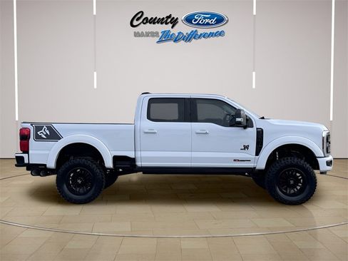 New 2026 Ford F250 Lariat w/ Black Appearance Package image 25
