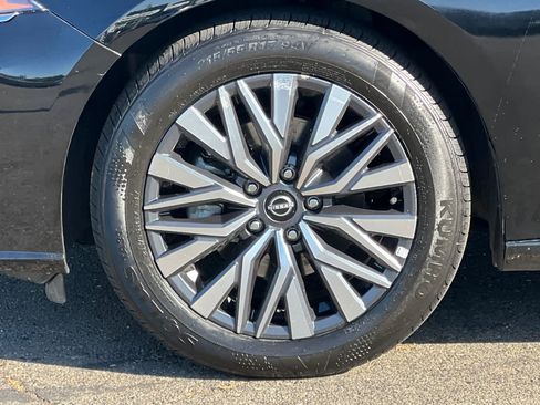 Used 2025 Nissan Altima 2.5 SV FWD image 29